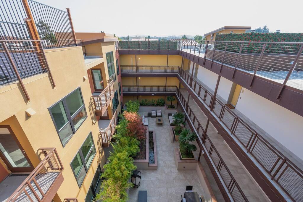 Downtown-King Bed-Ada Elevator-In Unit Laundry Apartment Walnut Creek Exterior photo